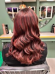 Rødt hår farvet hos Sanner Hair